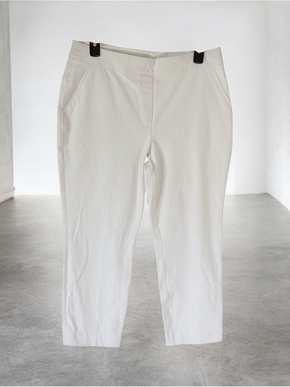 Spanx White Stretch Casual crop Women’s Pants Sz L/G‎